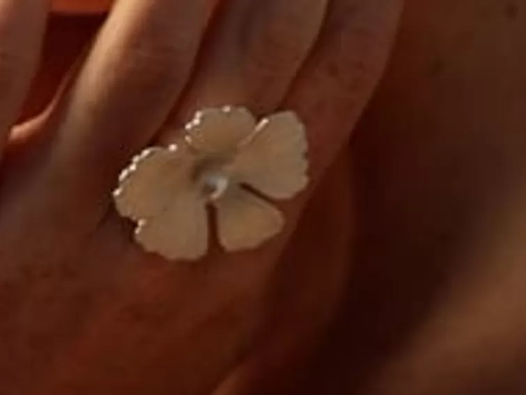 Anillos Grandes | Majorica Anillo Novia Santorini Bianco Con Flor Grande Nacarada Y Perla Redonda