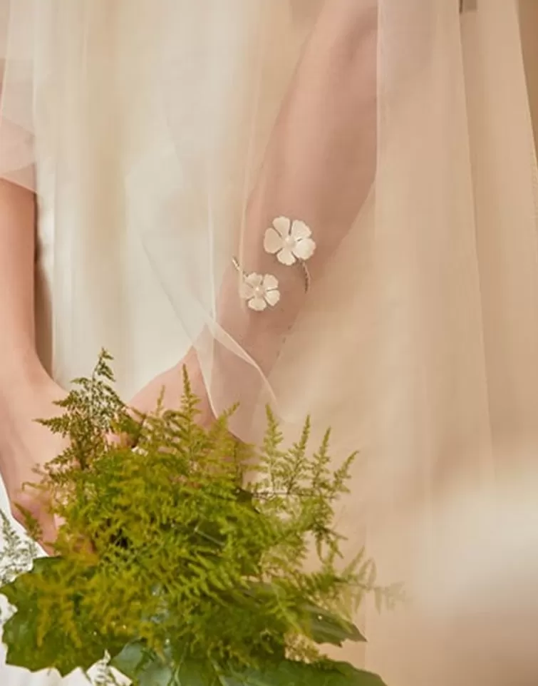Brazaletes Rígidos | Majorica Brazalete Novia Santorini Bianco Ajustable Con Flores Nacaradas Y Perlas